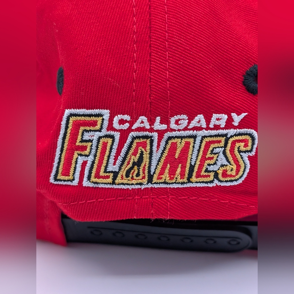 NHL Hockey 🏒 Calgary Flames Kids Cap - Picture 4 of 9